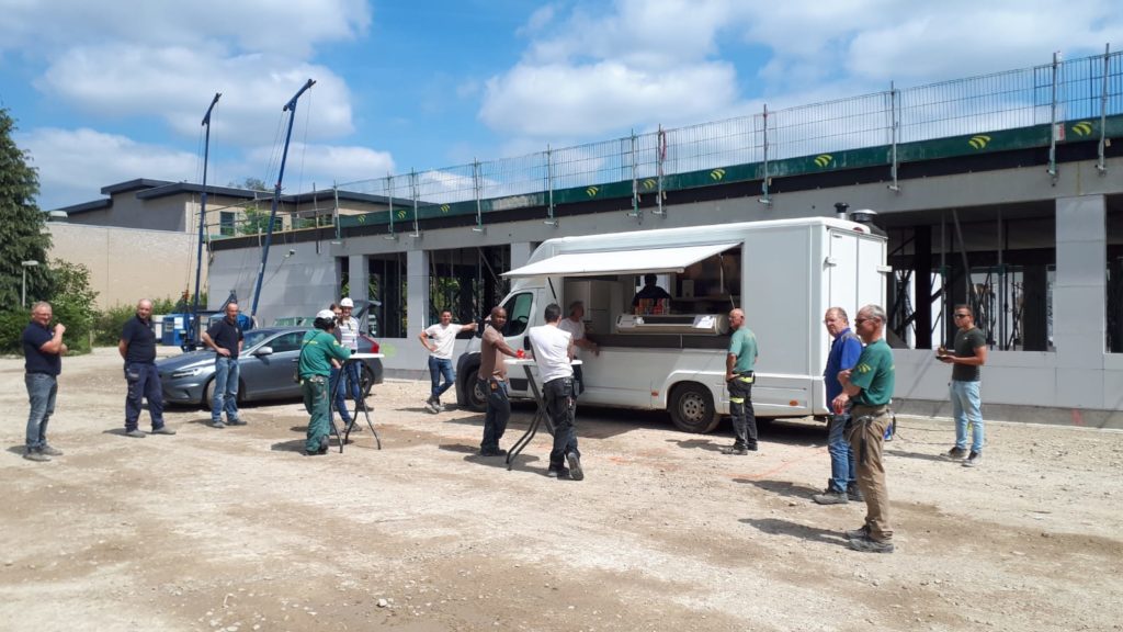 frietkar op de bouwplaats